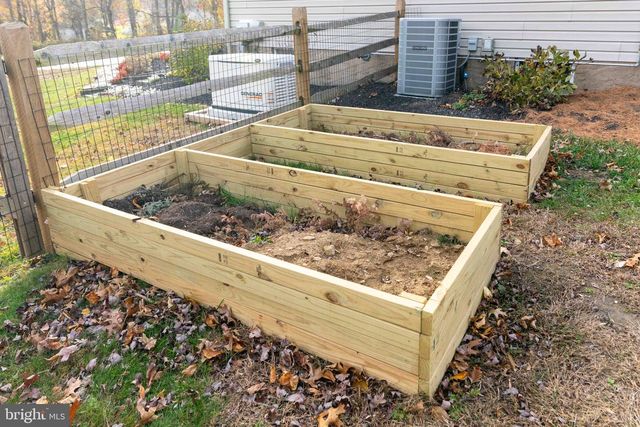 151 S SANDY HILL RD, Coatesville, PA 19320