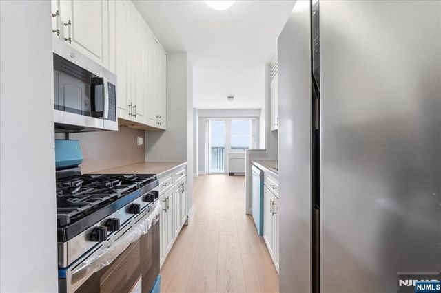 6600 Boulevard East 15D, West New York, NJ 07093