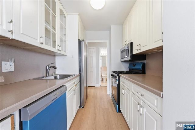 6600 Boulevard East 15D, West New York, NJ 07093