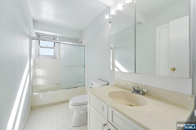 6600 Boulevard East 15D, West New York, NJ 07093