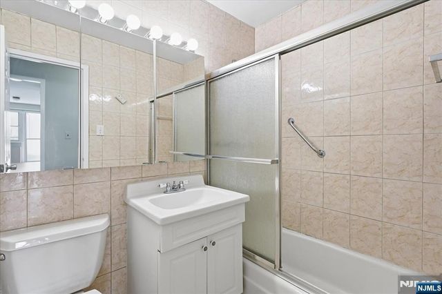 6600 Boulevard East 15D, West New York, NJ 07093