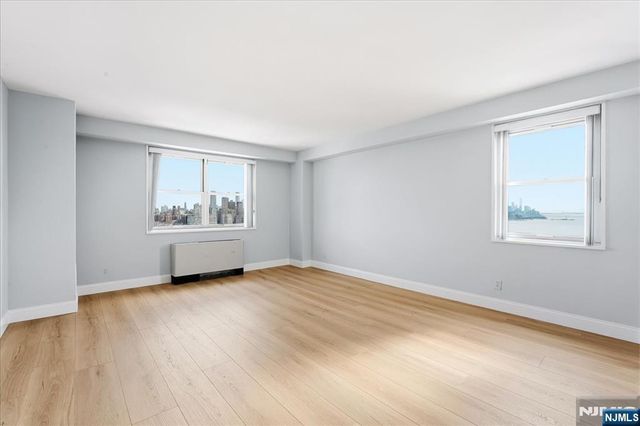 6600 Boulevard East 15D, West New York, NJ 07093