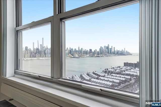 6600 Boulevard East 15D, West New York, NJ 07093