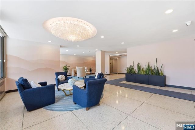 6600 Boulevard East 15D, West New York, NJ 07093