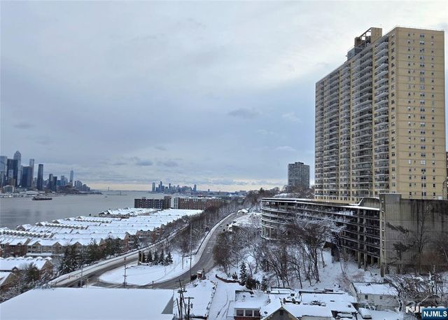 6600 Boulevard East 15D, West New York, NJ 07093