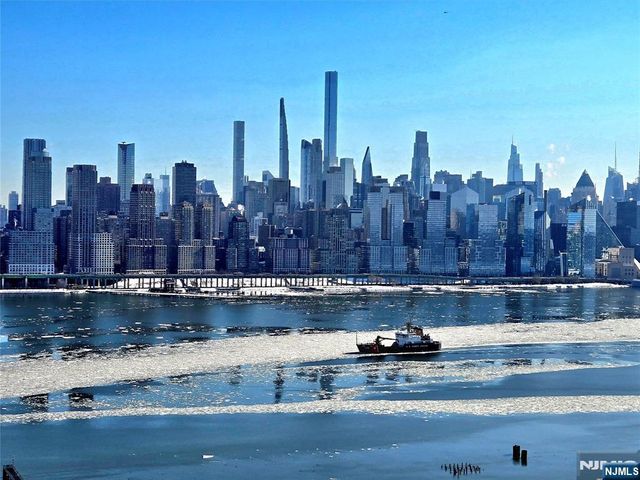 6600 Boulevard East 15D, West New York, NJ 07093