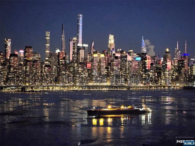 6600 Boulevard East 15D, West New York, NJ 07093