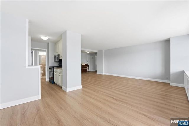 6600 Boulevard East 15D, West New York, NJ 07093