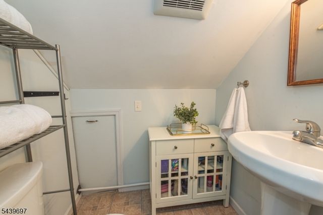 18 Sweetwood Dr, Cedar Grove Twp., NJ 07009