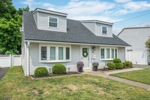 18 Sweetwood Dr, Cedar Grove Twp., NJ 07009
