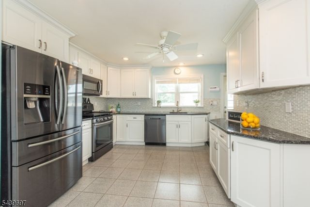 18 Sweetwood Dr, Cedar Grove Twp., NJ 07009