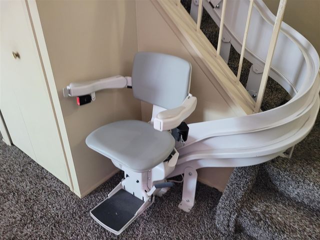 41276 N Woodbury Green Drive, Belleville, MI 48111