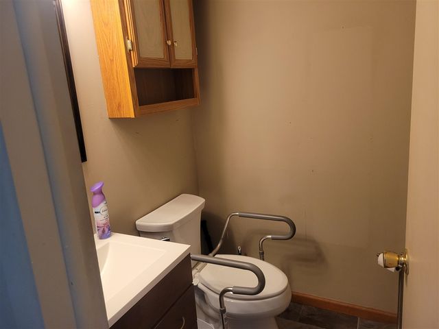 41276 N Woodbury Green Drive, Belleville, MI 48111