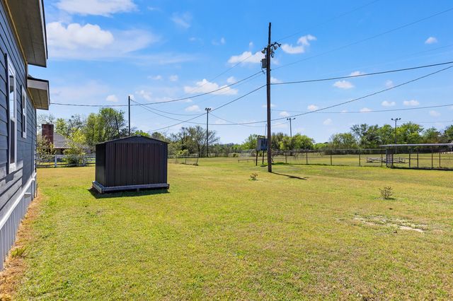 804 Cherry Drive, Groesbeck, TX 76642
