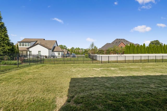 2833 Battleground Dr, Murfreesboro, TN 37129
