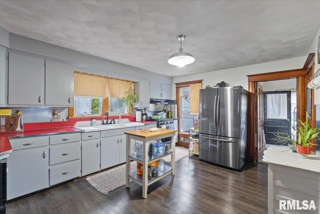 623 E PARK Street, Geneseo, IL 61254