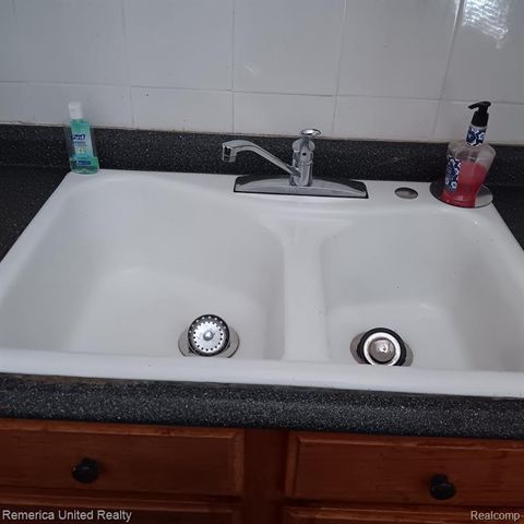 26573 Somerset Drive, Inkster, MI 48141