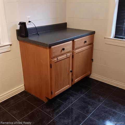 26573 Somerset Drive, Inkster, MI 48141