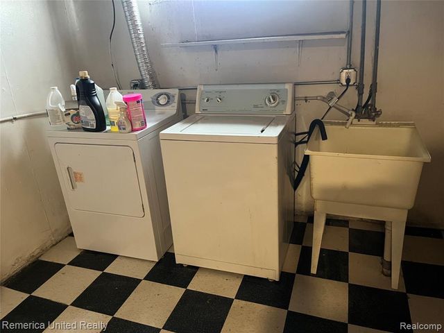 26573 Somerset Drive, Inkster, MI 48141