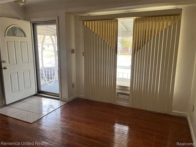 26573 Somerset Drive, Inkster, MI 48141