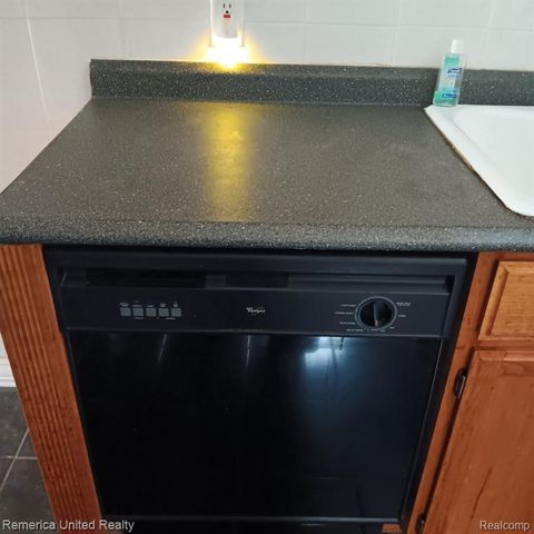 26573 Somerset Drive, Inkster, MI 48141