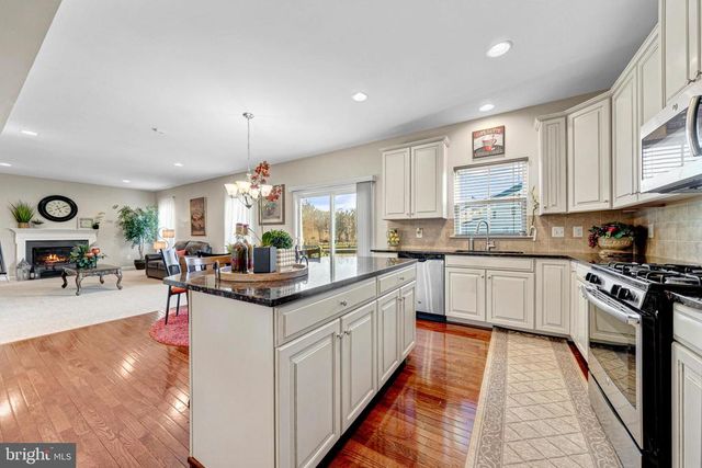 7137 SHEPHERDSTOWN RD, Warrenton, VA 20187