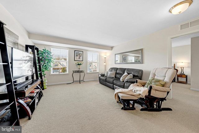 7137 SHEPHERDSTOWN RD, Warrenton, VA 20187