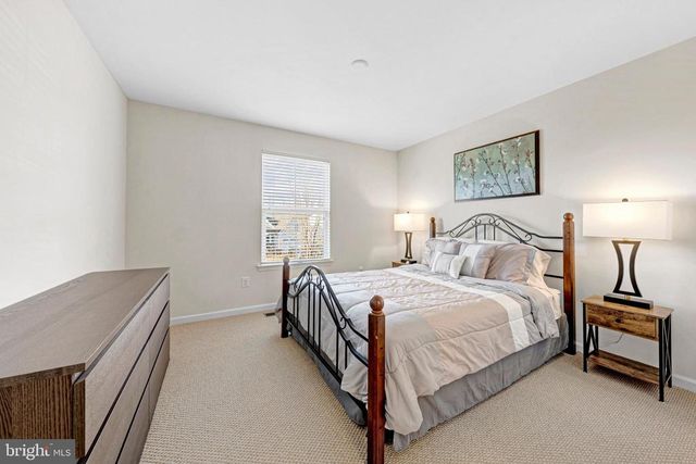 7137 SHEPHERDSTOWN RD, Warrenton, VA 20187