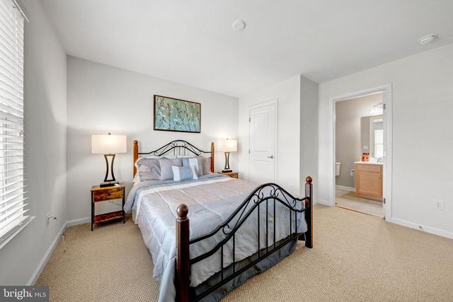 7137 SHEPHERDSTOWN RD, Warrenton, VA 20187