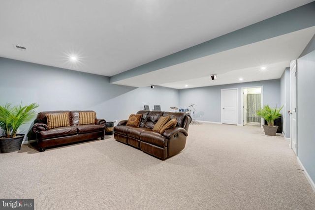 7137 SHEPHERDSTOWN RD, Warrenton, VA 20187