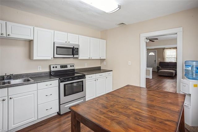 2621 Greenwood DR, Portsmouth, VA 23702