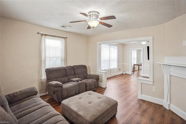 2621 Greenwood DR, Portsmouth, VA 23702