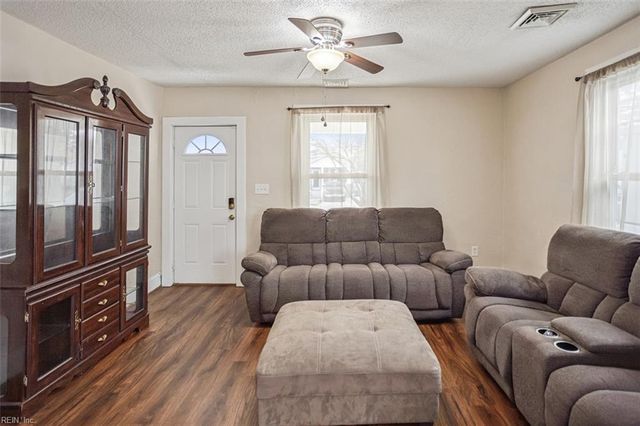 2621 Greenwood DR, Portsmouth, VA 23702