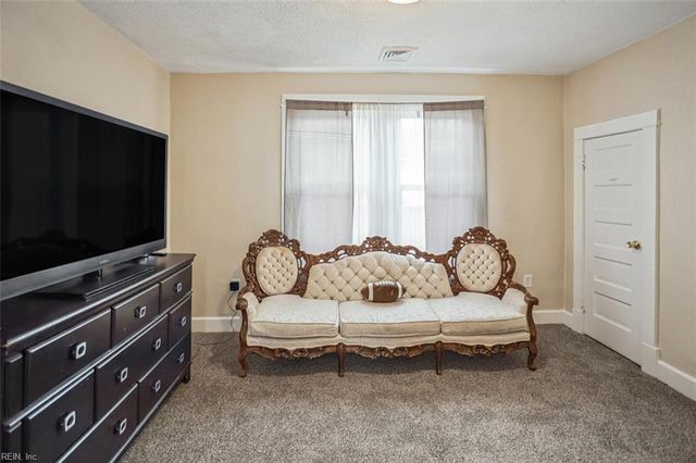 2621 Greenwood DR, Portsmouth, VA 23702