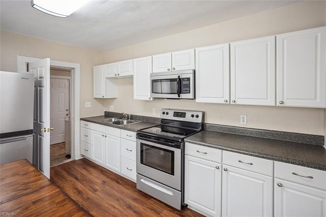 2621 Greenwood DR, Portsmouth, VA 23702