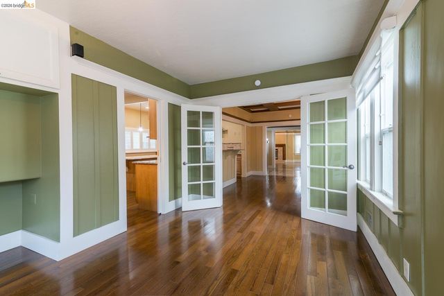 357 Alcatraz Ave, Oakland, CA 94618