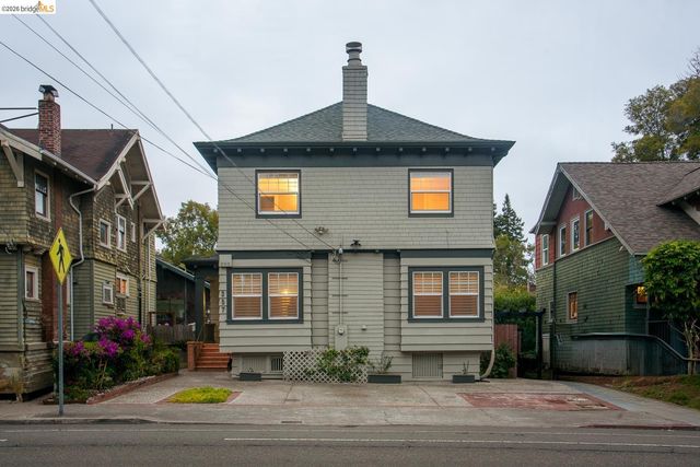 357 Alcatraz Ave, Oakland, CA 94618