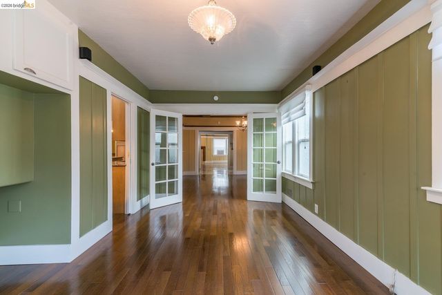 357 Alcatraz Ave, Oakland, CA 94618