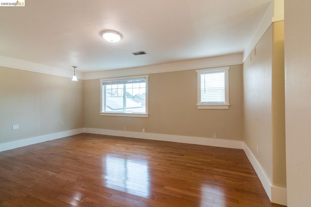 357 Alcatraz Ave, Oakland, CA 94618