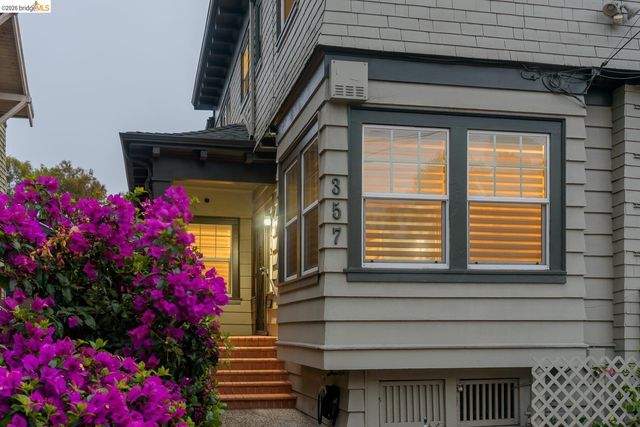 357 Alcatraz Ave, Oakland, CA 94618
