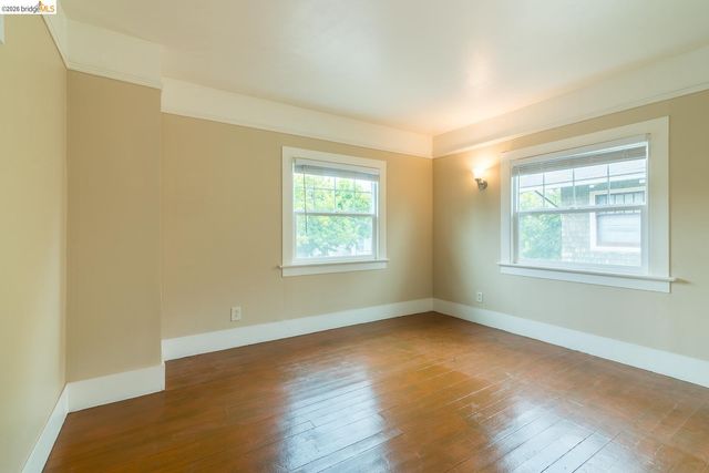 357 Alcatraz Ave, Oakland, CA 94618