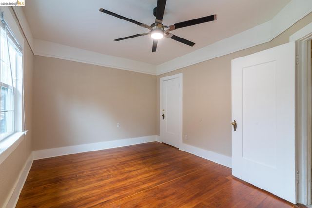 357 Alcatraz Ave, Oakland, CA 94618