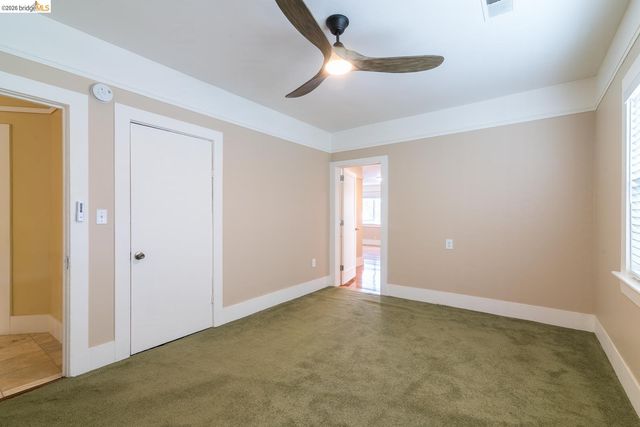 357 Alcatraz Ave, Oakland, CA 94618