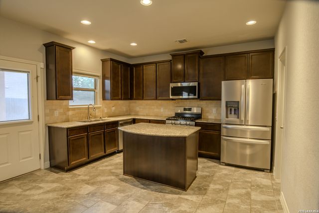 1306 Begonia, San Antonio, TX 78245