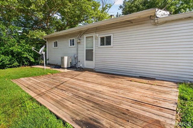 200 Hillcrest Boulevard, Ballwin, MO 63021