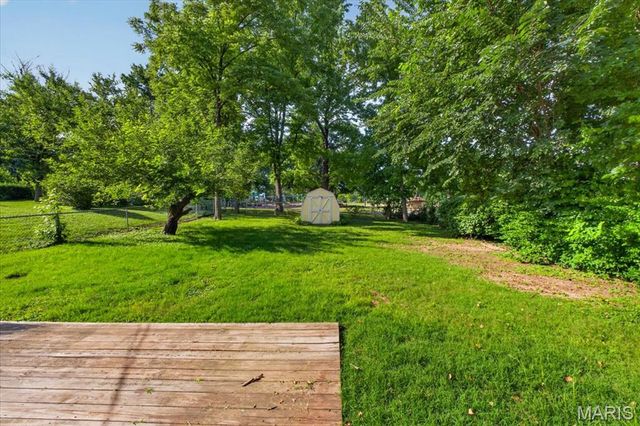 200 Hillcrest Boulevard, Ballwin, MO 63021