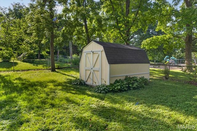200 Hillcrest Boulevard, Ballwin, MO 63021