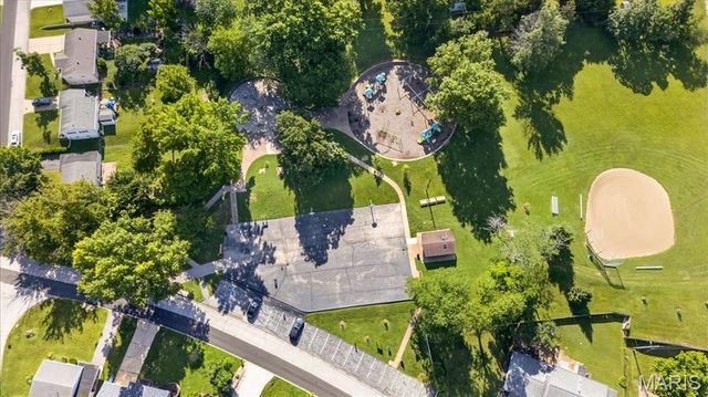 200 Hillcrest Boulevard, Ballwin, MO 63021