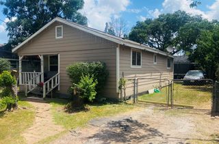 102 Avenue A, Willis, TX 77378