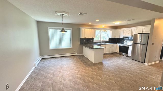 16 Hickory Road, Naugatuck, CT 06770